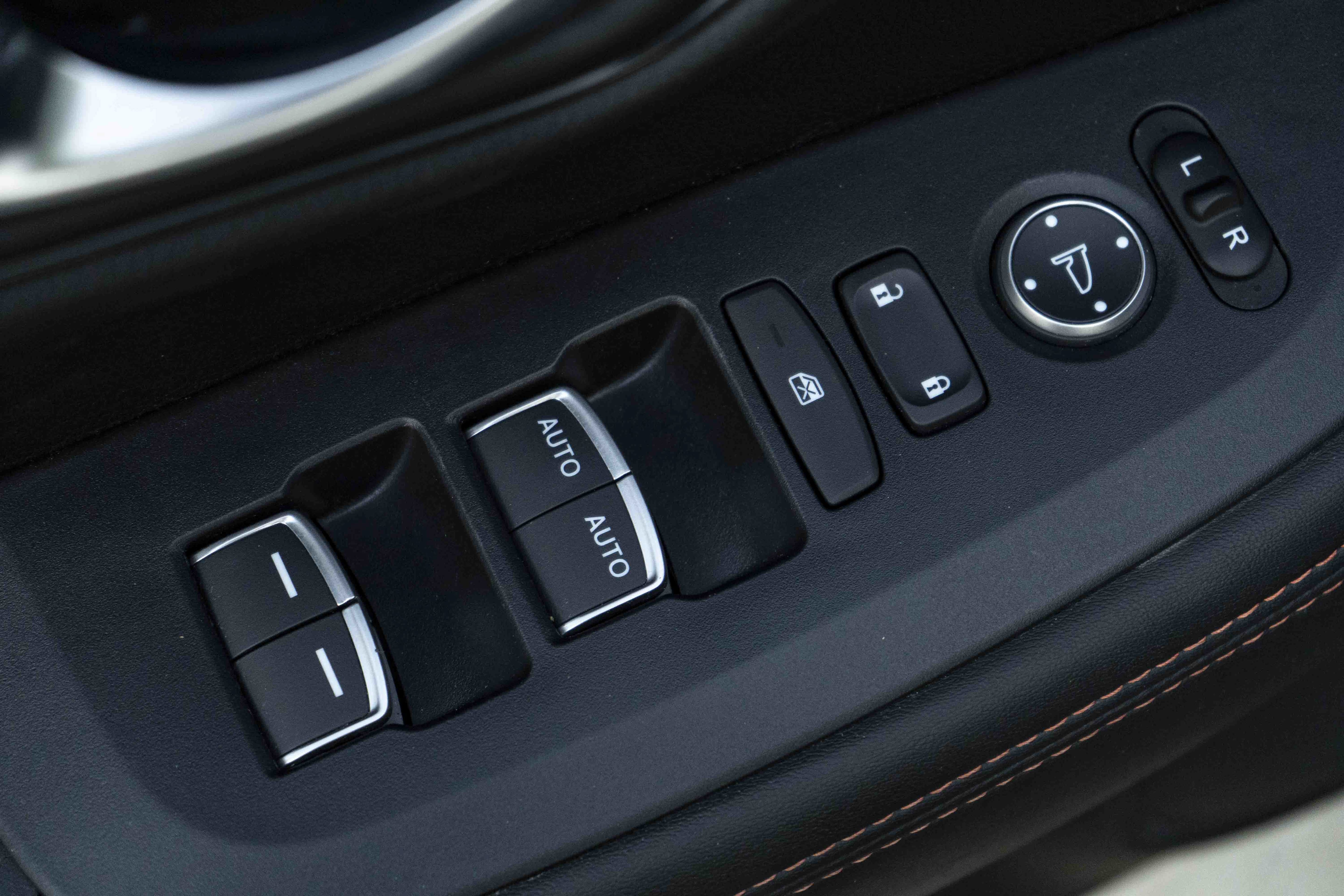 Certified 2025 Honda HR-V Sport image 38