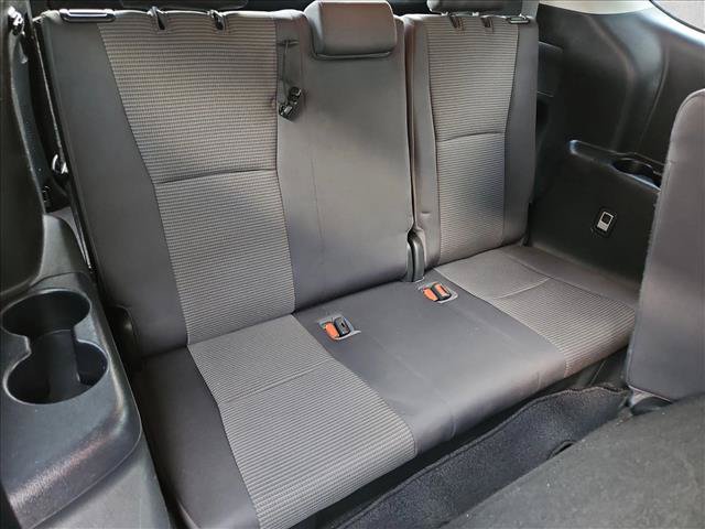 Used 2020 Toyota Highlander LE AWD/4WD image 19