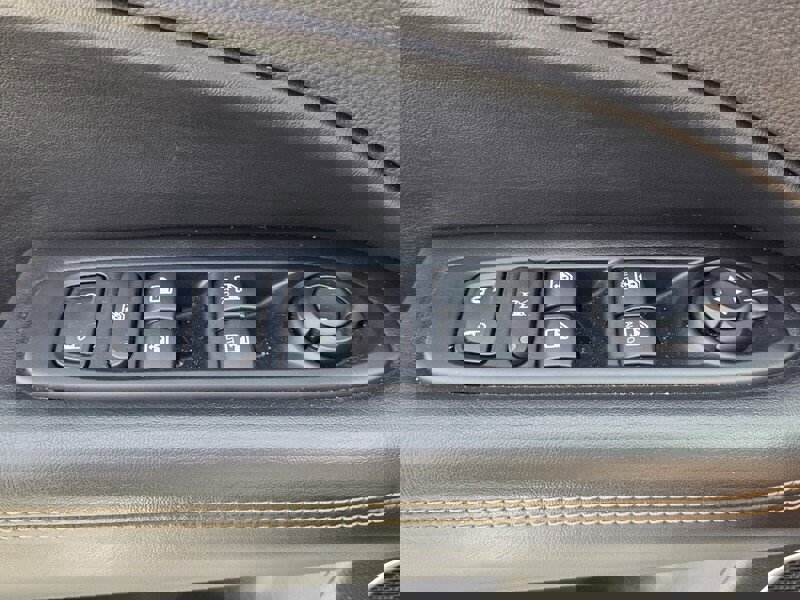 Used 2019 Jeep Compass Limited image 17