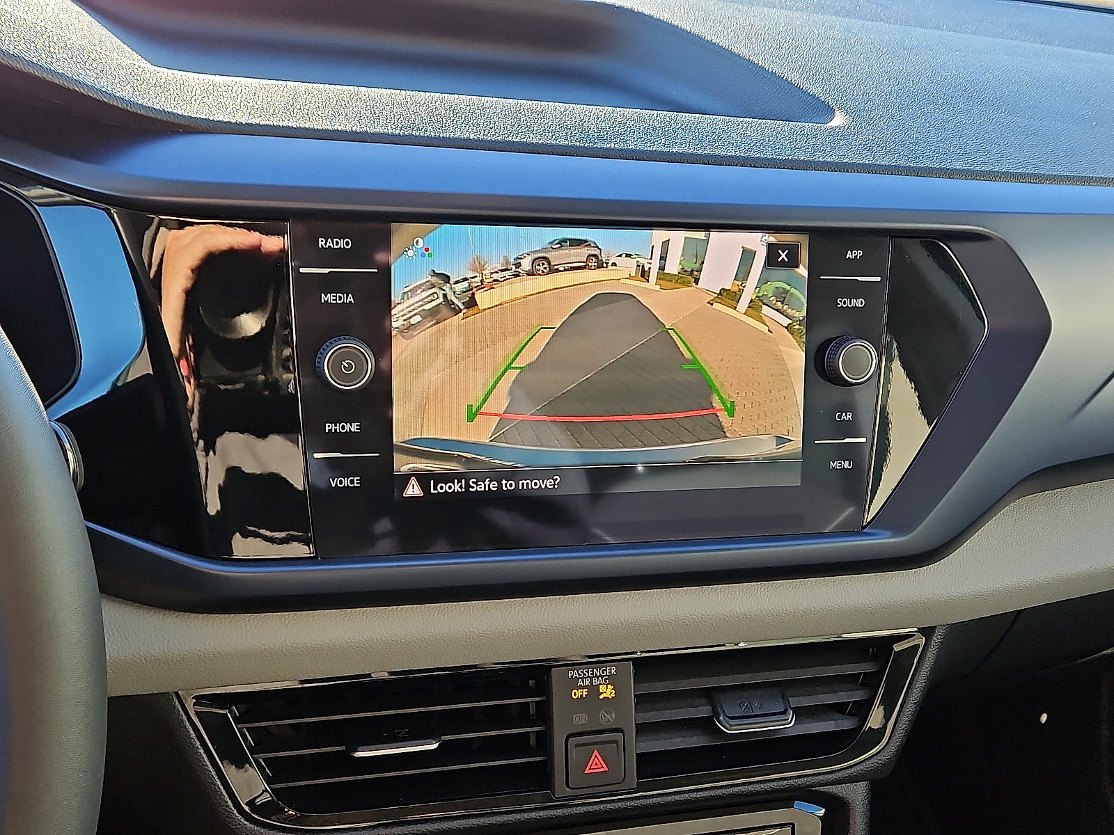 Used 2023 Volkswagen Taos SE image 15