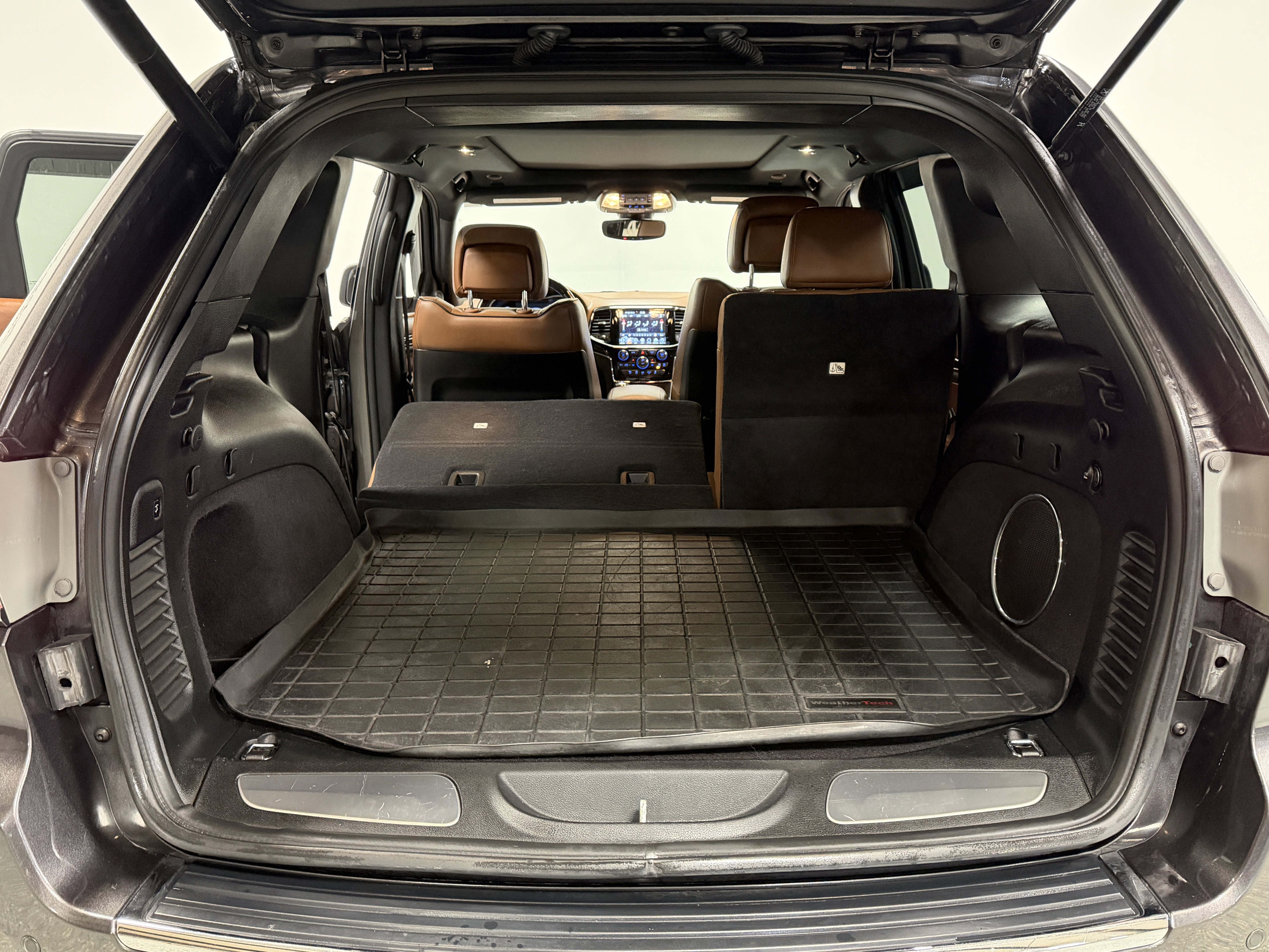 Used 2020 Jeep Grand Cherokee Overland image 33