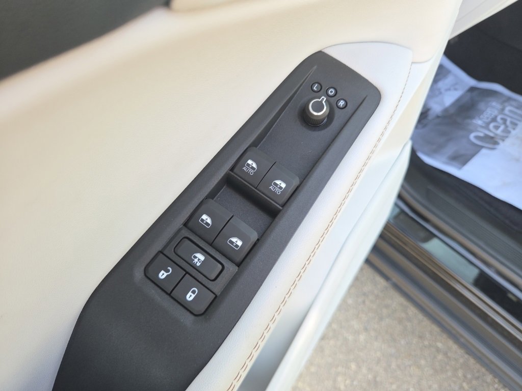 New 2026 Jeep Cherokee Limited image 9