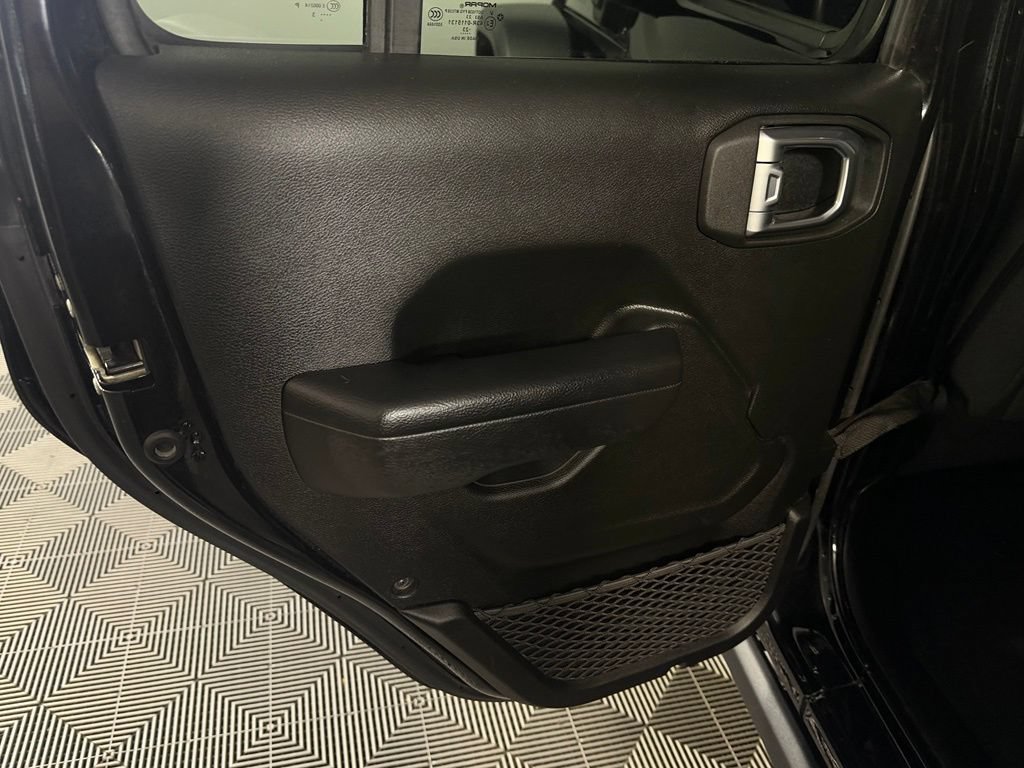 Used 2024 Jeep Wrangler Unlimited AWD/4WD image 26