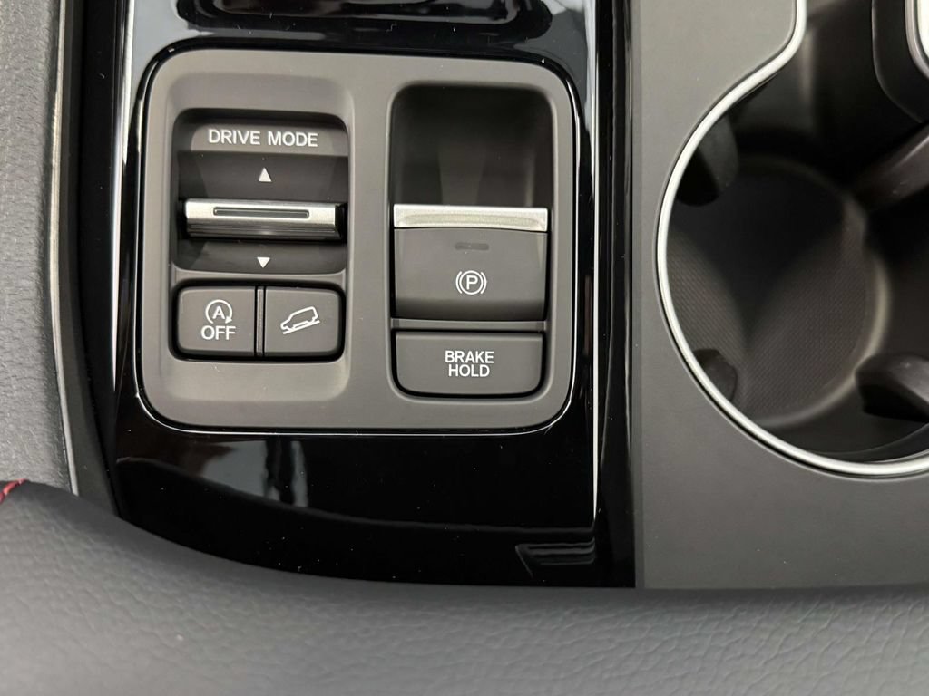 Used 2025 Honda Pilot Black Edition image 24
