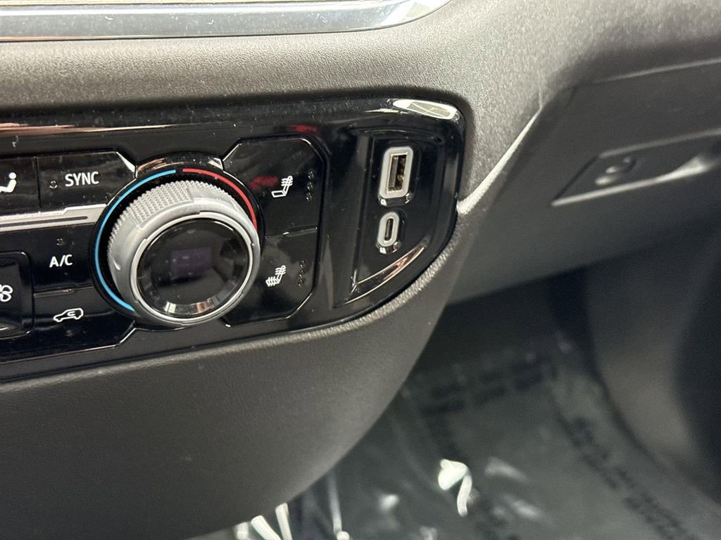 Used 2025 Chevrolet Silverado 1500 LT image 35