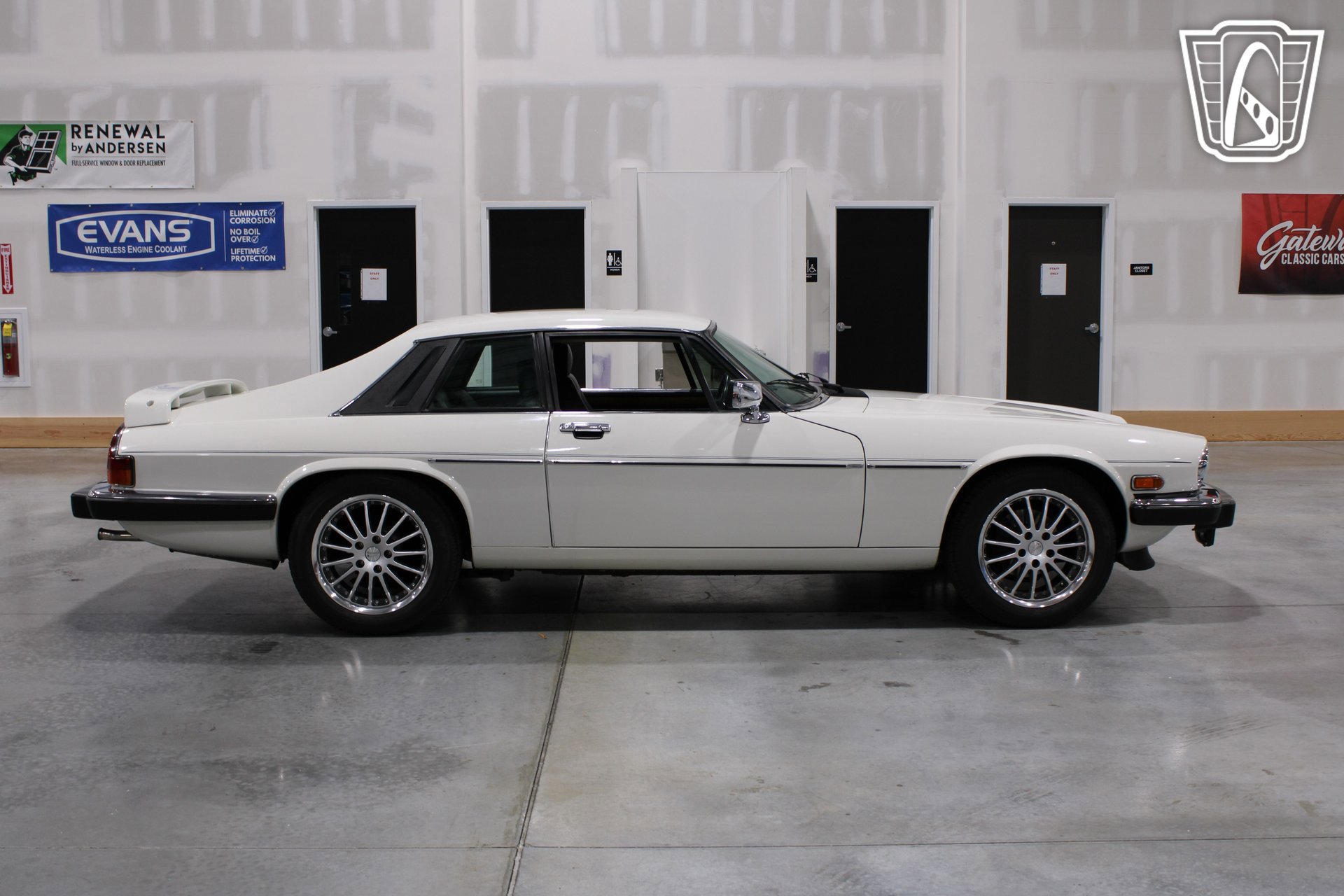 Used 1991 Jaguar XJS V12 Coupe RWD image 17