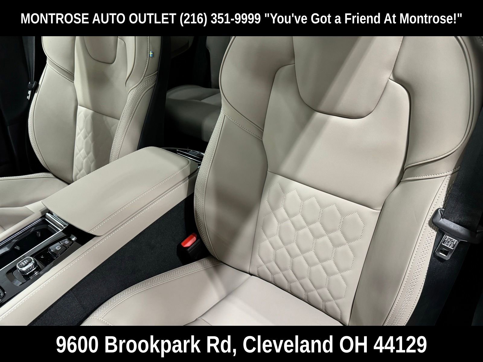 New 2026 Volvo XC90 B6 Plus w/ Protection Package Premier AWD/4WD image 24