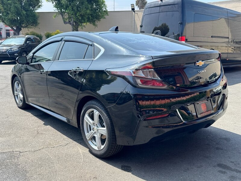 Used 2018 Chevrolet Volt LT FWD image 12