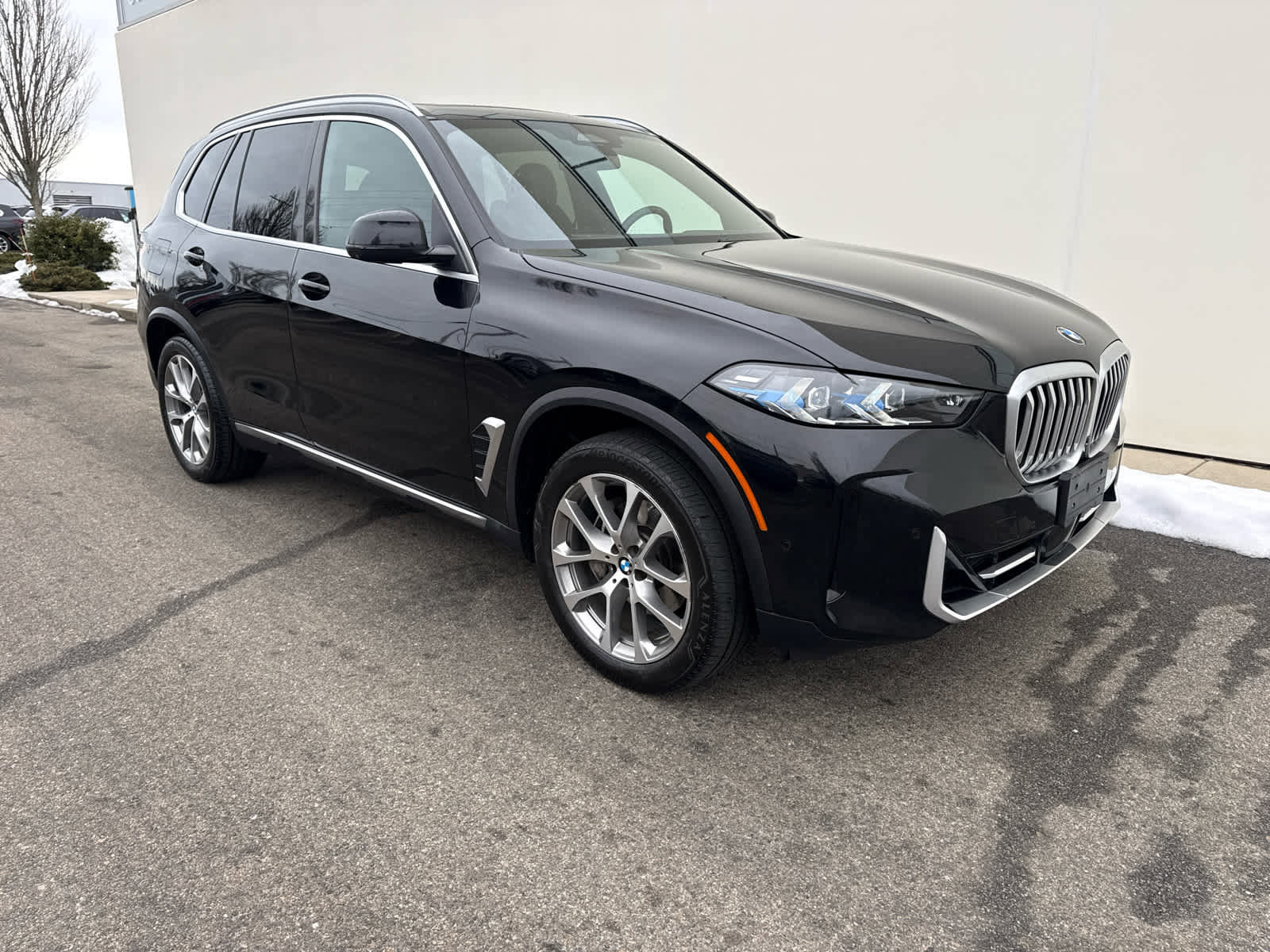 Certified 2024 BMW X5 xDrive40i w/ Premium Package image 2
