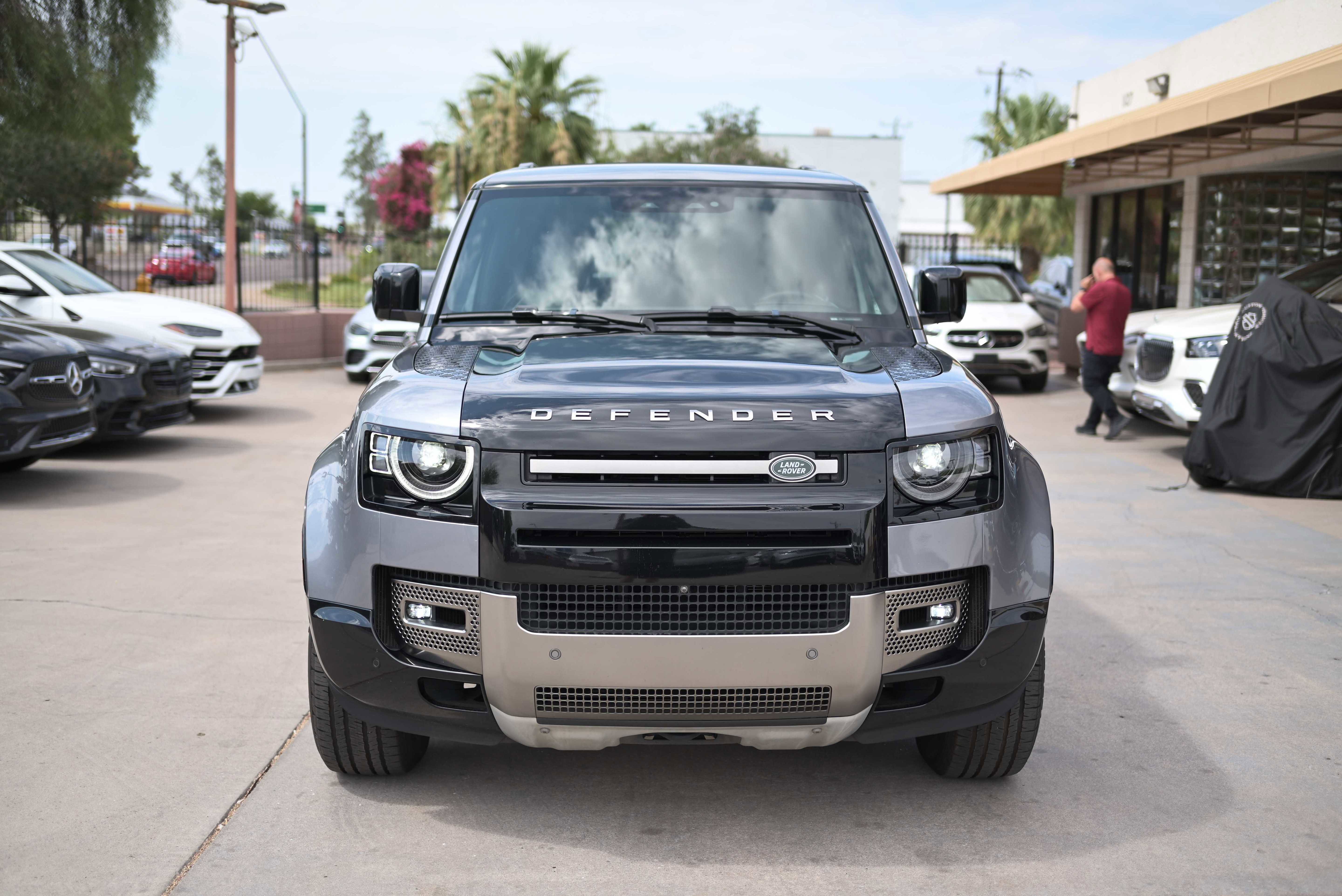 Used 2021 Land Rover Defender 90 X image 2
