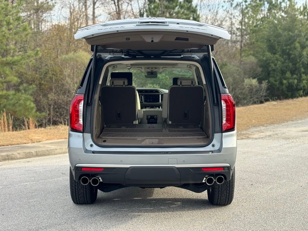 Used 2024 GMC Yukon Denali w/ Advanced Technology Package image 17