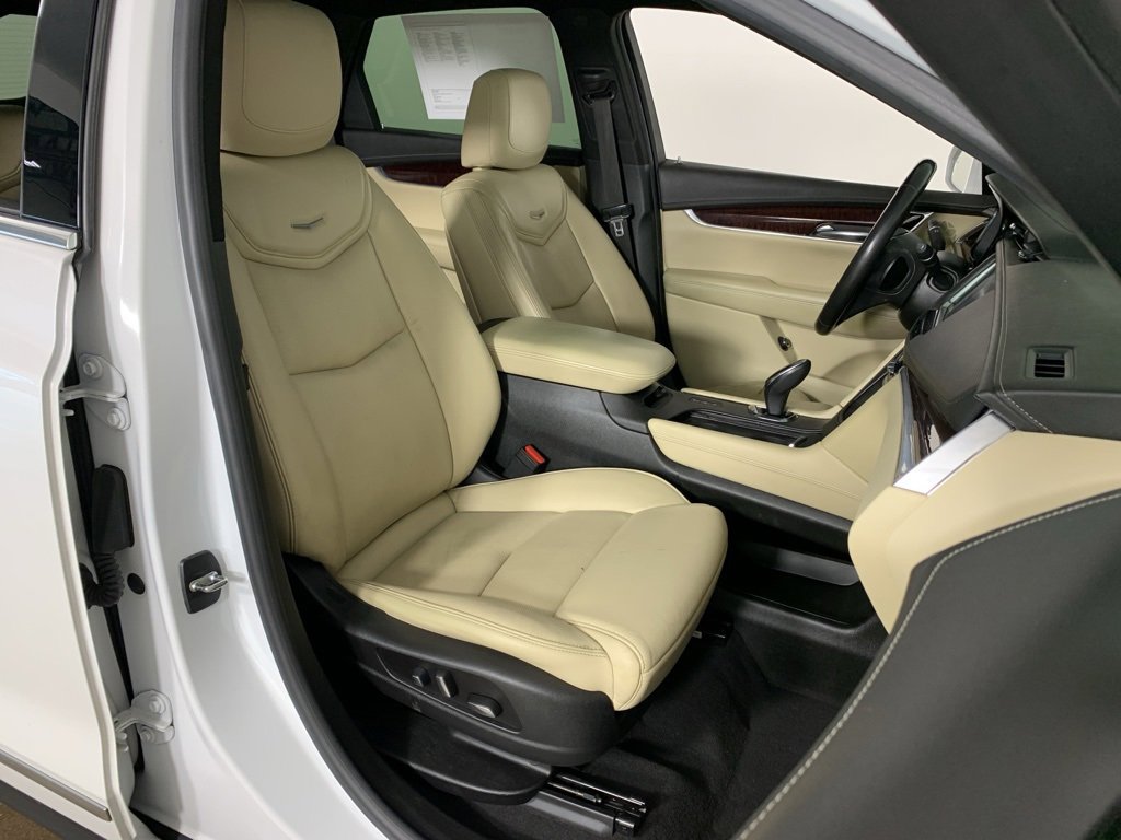 Used 2017 Cadillac XT5 Luxury w/ Advanced Security Package image 35