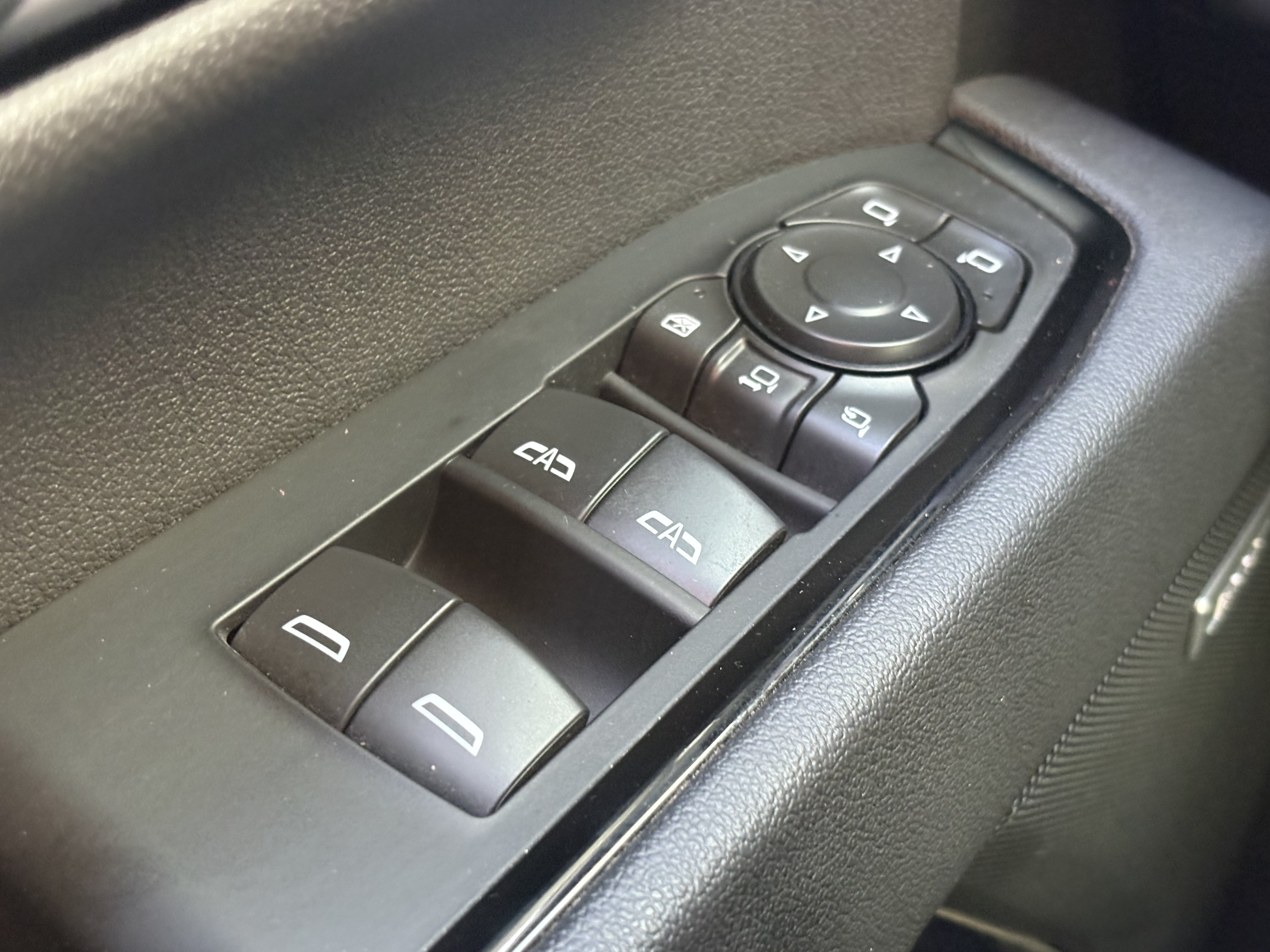 Used 2025 GMC Sierra 2500 AT4 w/ AT4 Premium Plus Package AWD/4WD image 28