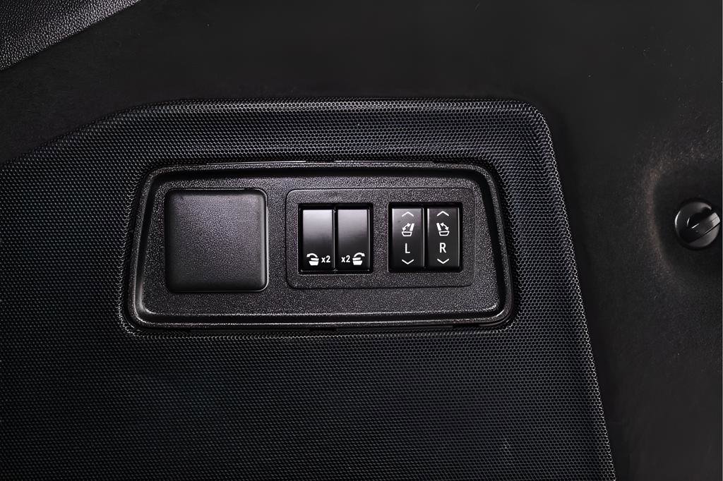 Used 2023 Cadillac Escalade ESV Sport Platinum image 45