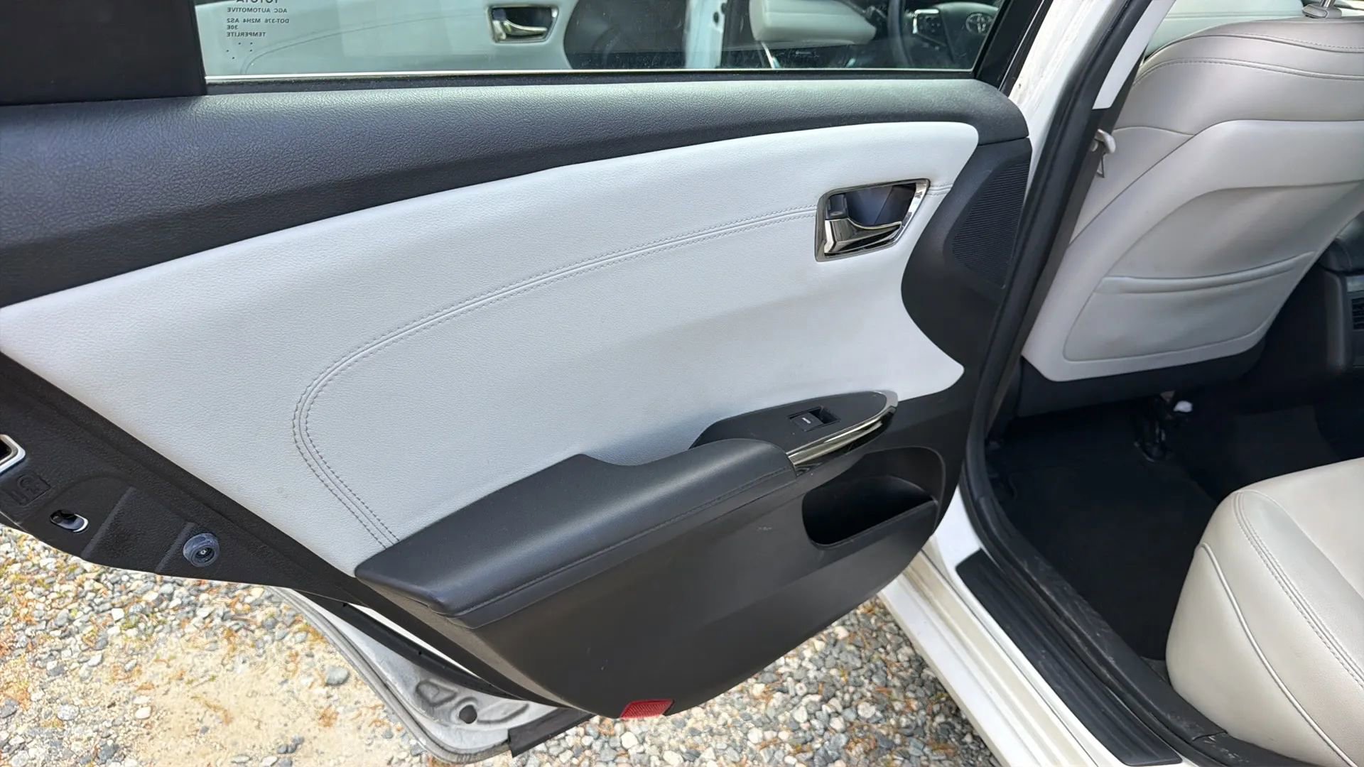 Used 2017 Toyota Avalon XLE FWD image 23