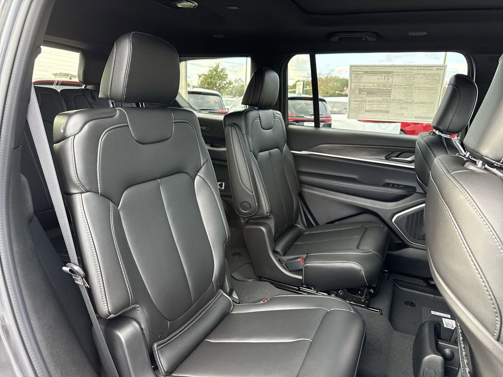 New 2025 Jeep Grand Cherokee L Limited w/ Black Appearance Package image 26