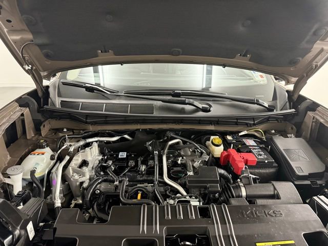 Used 2025 Nissan Kicks SR image 29