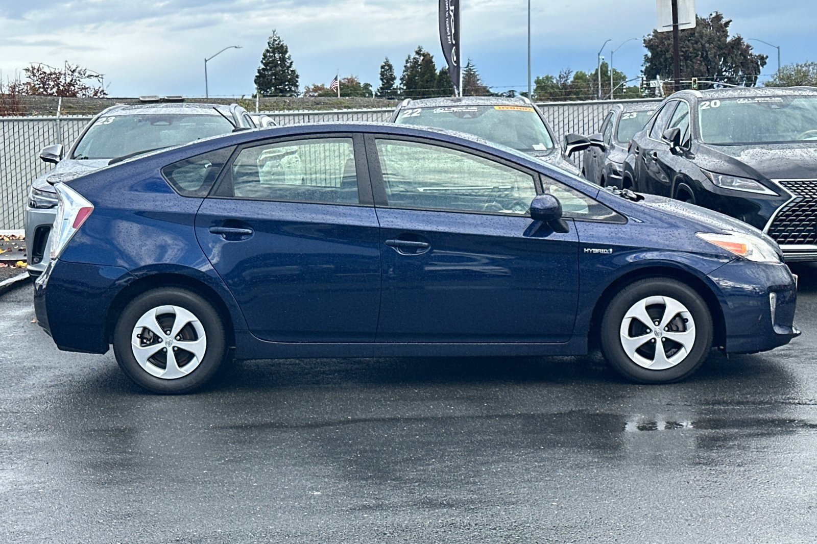 Used 2014 Toyota Prius Three image 3