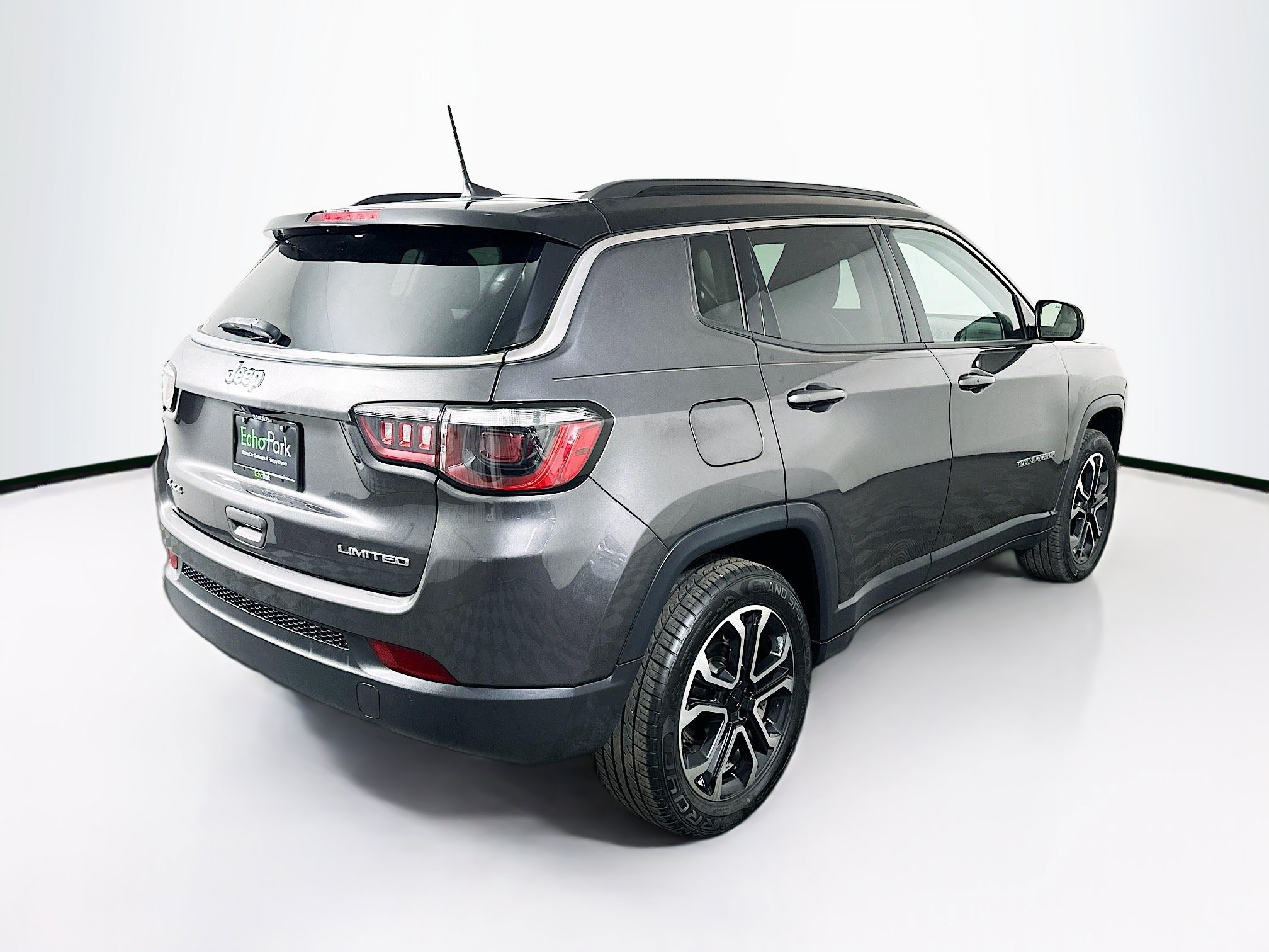 Used 2022 Jeep Compass Limited AWD/4WD image 9