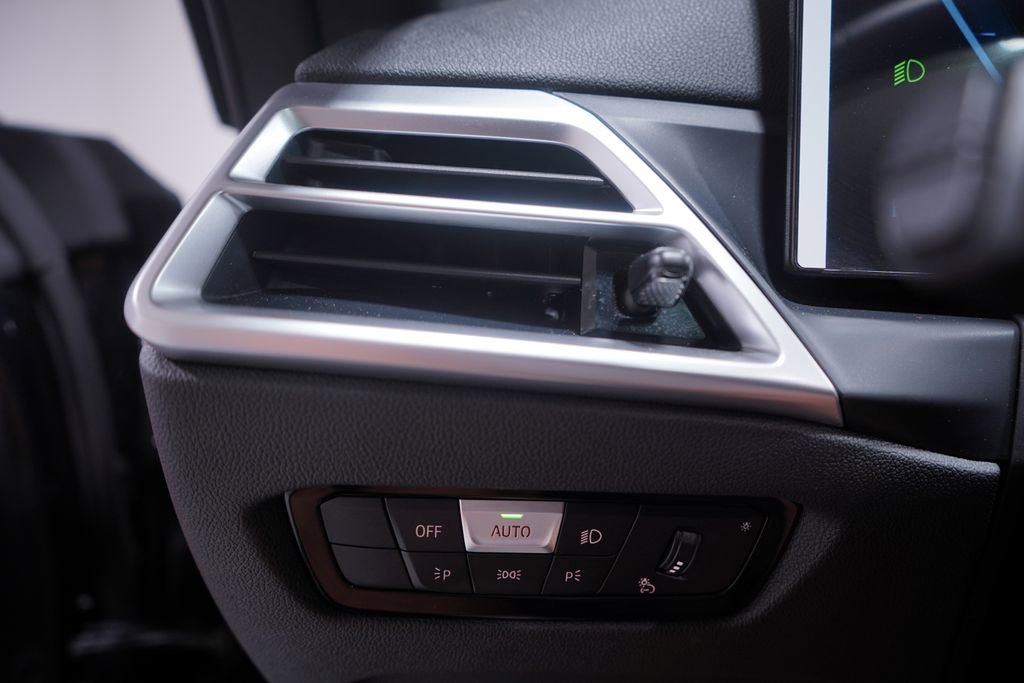 Used 2026 BMW 430i Coupe w/ M Sport Package image 18