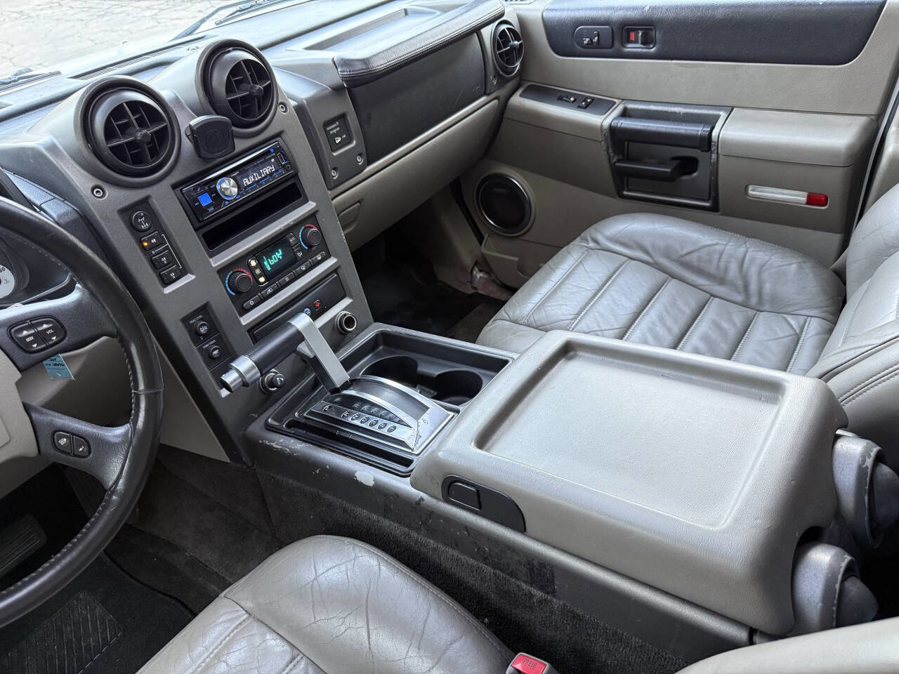 Used 2003 HUMMER H2 w/ Preferred Equipment Group image 19