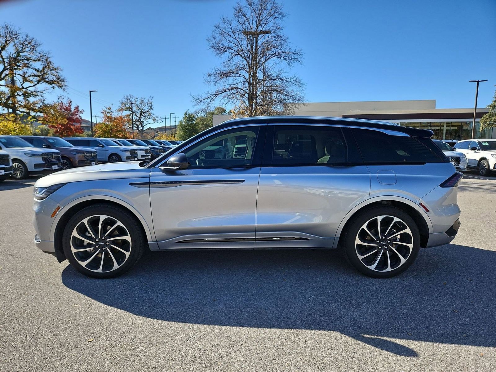 Used 2025 Lincoln Nautilus Black Label image 12