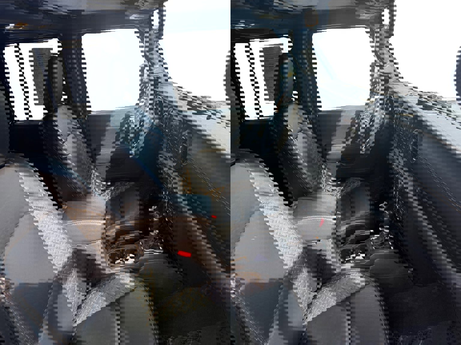 Used 2023 Jeep Gladiator Overland image 17