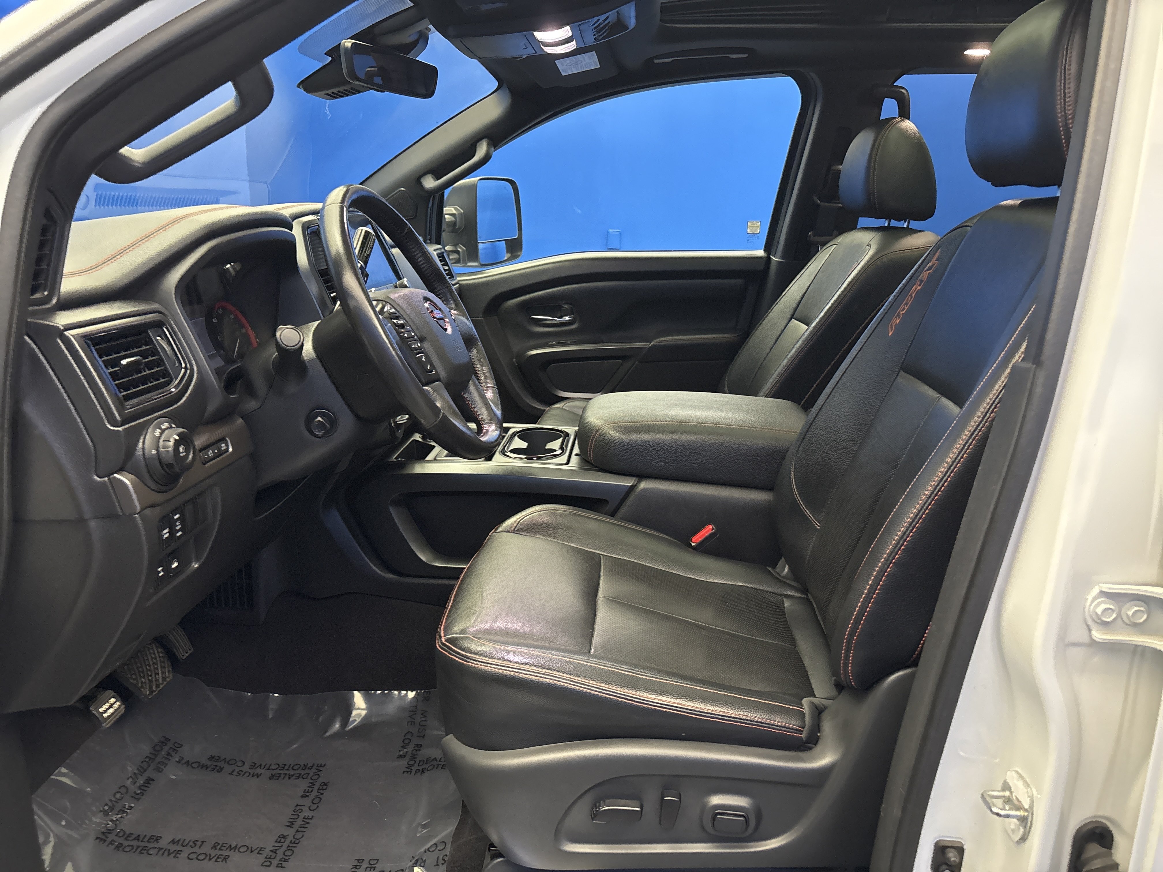 Used 2023 Nissan Titan PRO-4X w/ Pro-4x Convenience Package AWD/4WD image 12