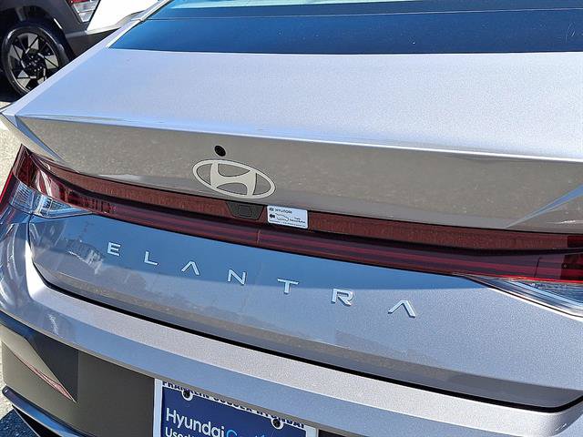 Certified 2025 Hyundai Elantra SEL FWD image 24