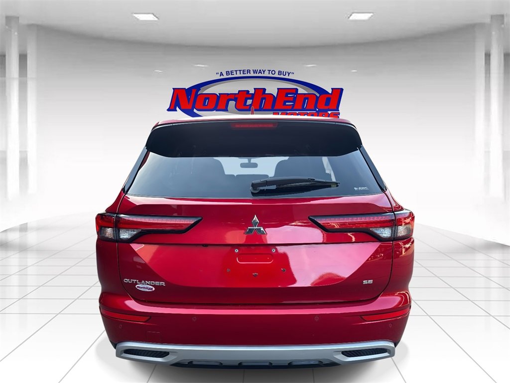 Used 2024 Mitsubishi Outlander SE image 4