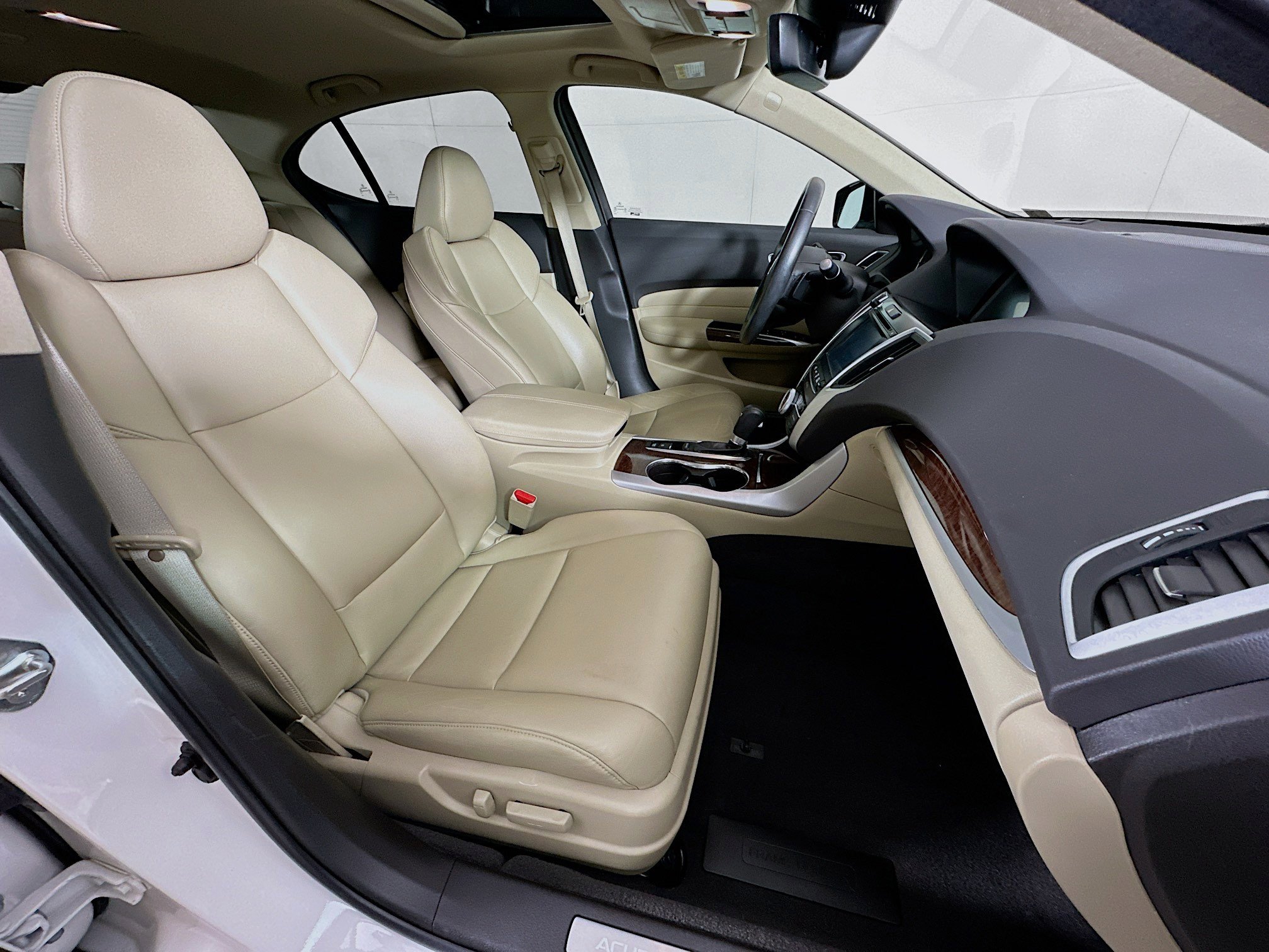 Used 2020 Acura TLX image 29