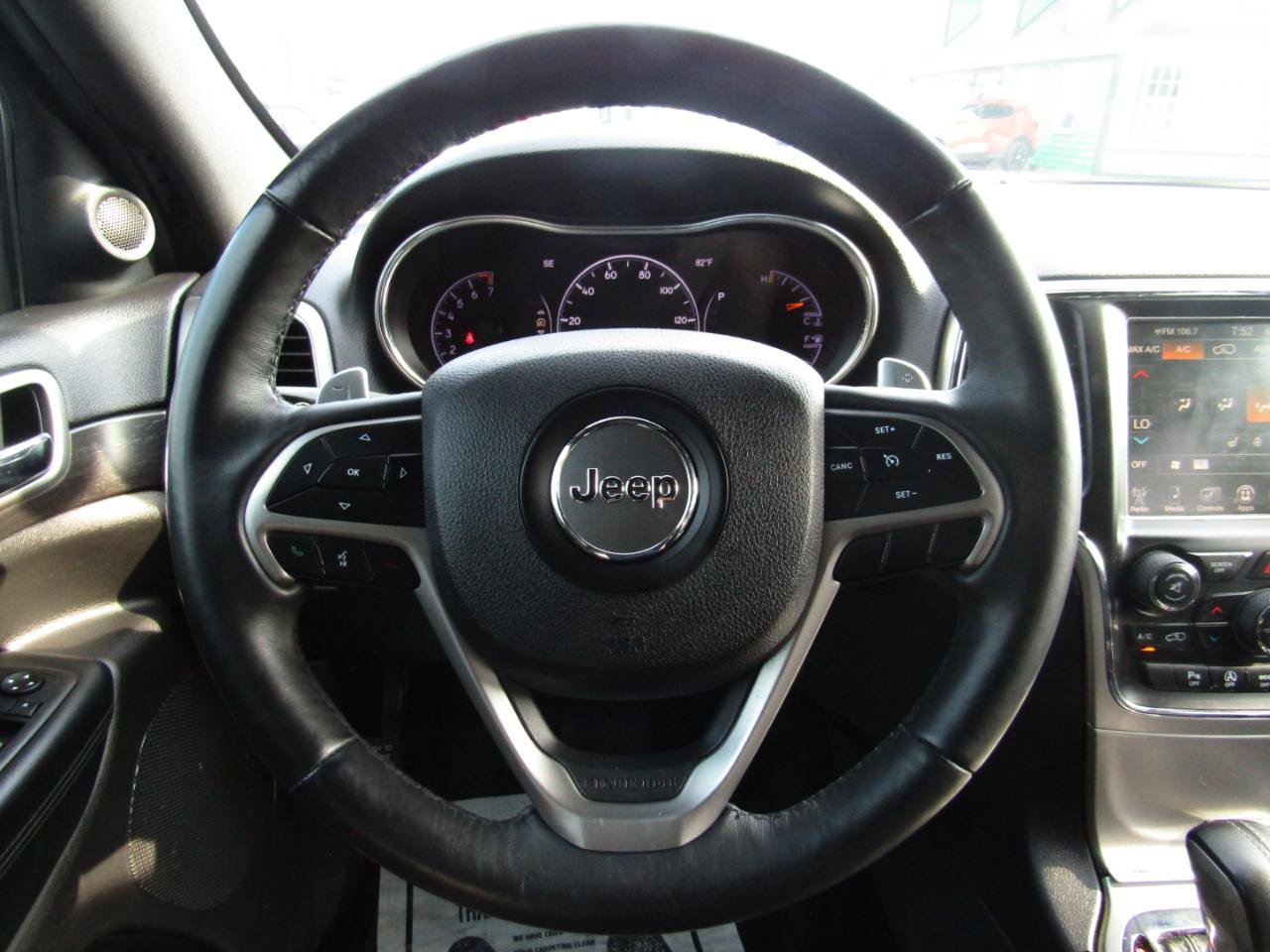 Used 2017 Jeep Grand Cherokee Altitude AWD/4WD image 14