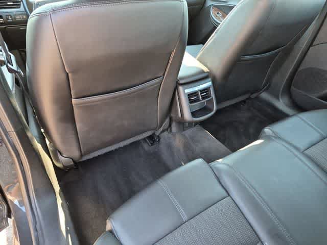 Used 2015 Chevrolet Impala LT w/ Convenience Package FWD image 18