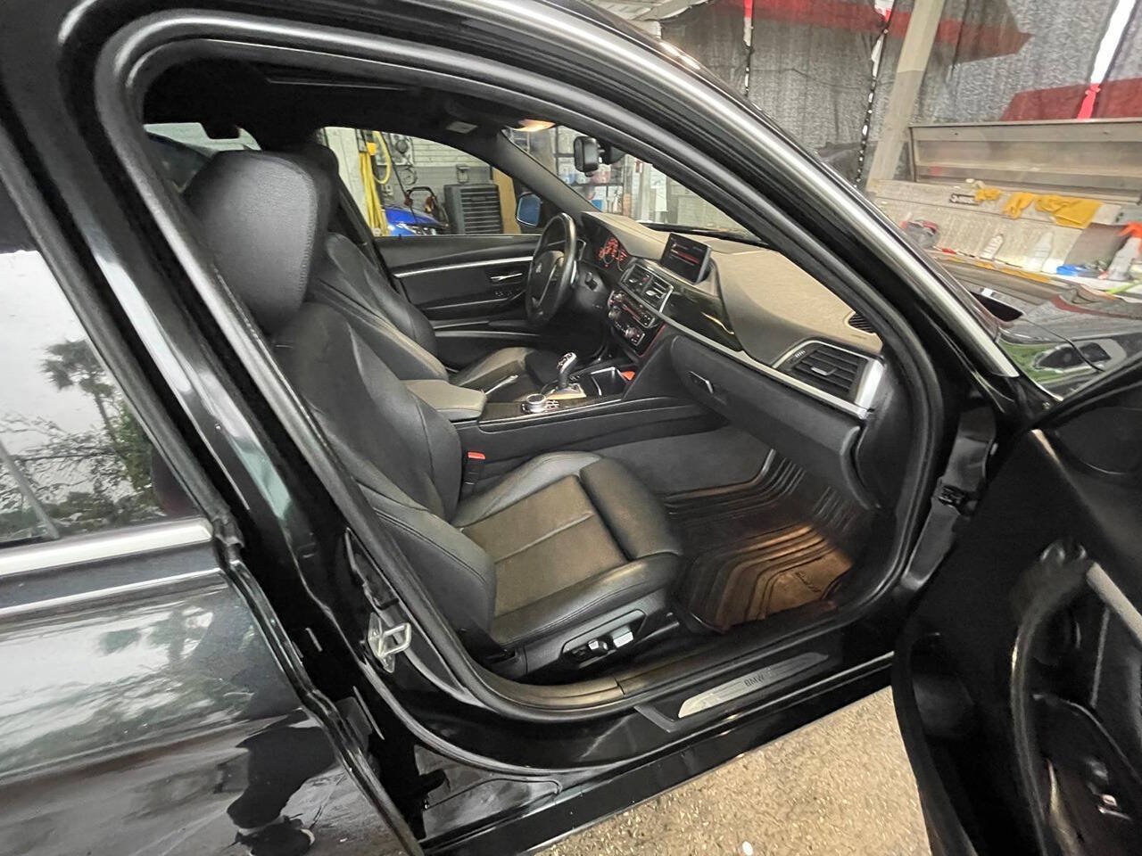 Used 2018 BMW 330i Sedan w/ Convenience Package RWD image 4