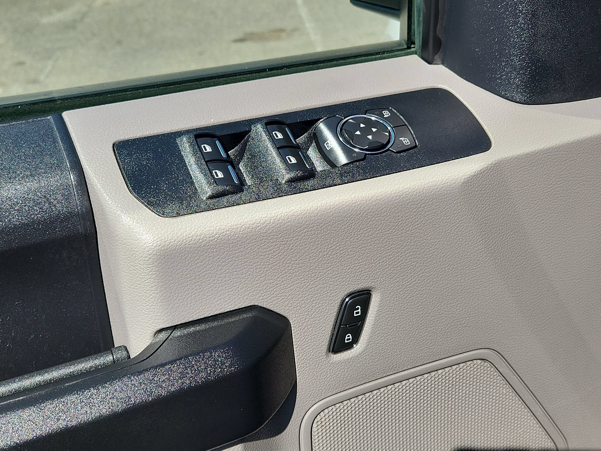 Used 2019 Ford F250 XL w/ STX Appearance Package RWD image 15