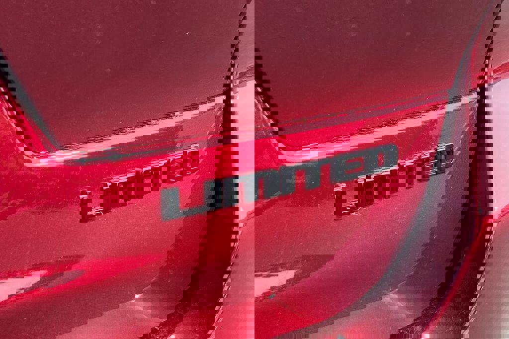 New 2025 Jeep Grand Cherokee L Limited w/ Luxury Tech Group II image 24