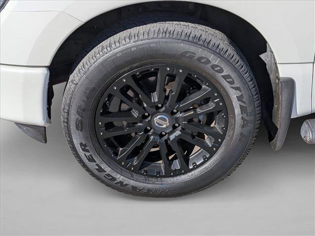 Used 2019 Nissan Titan SV w/ SV Convenience Package image 15