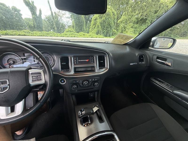 Used 2013 Dodge Charger SE w/ Connectivity Group RWD image 17