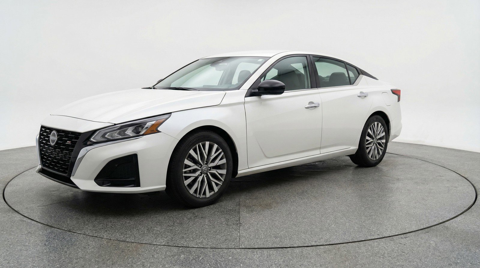 Used 2025 Nissan Altima 2.5 SV image 3