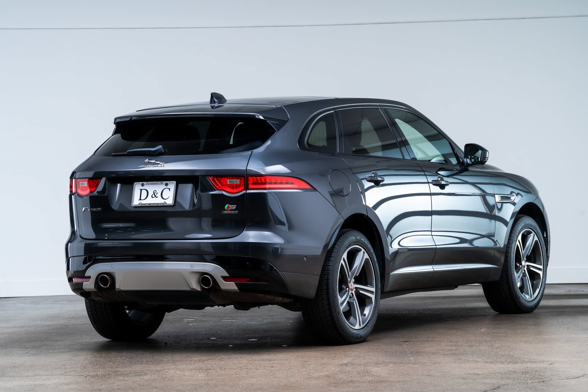 Used 2018 Jaguar F-PACE S AWD/4WD image 6