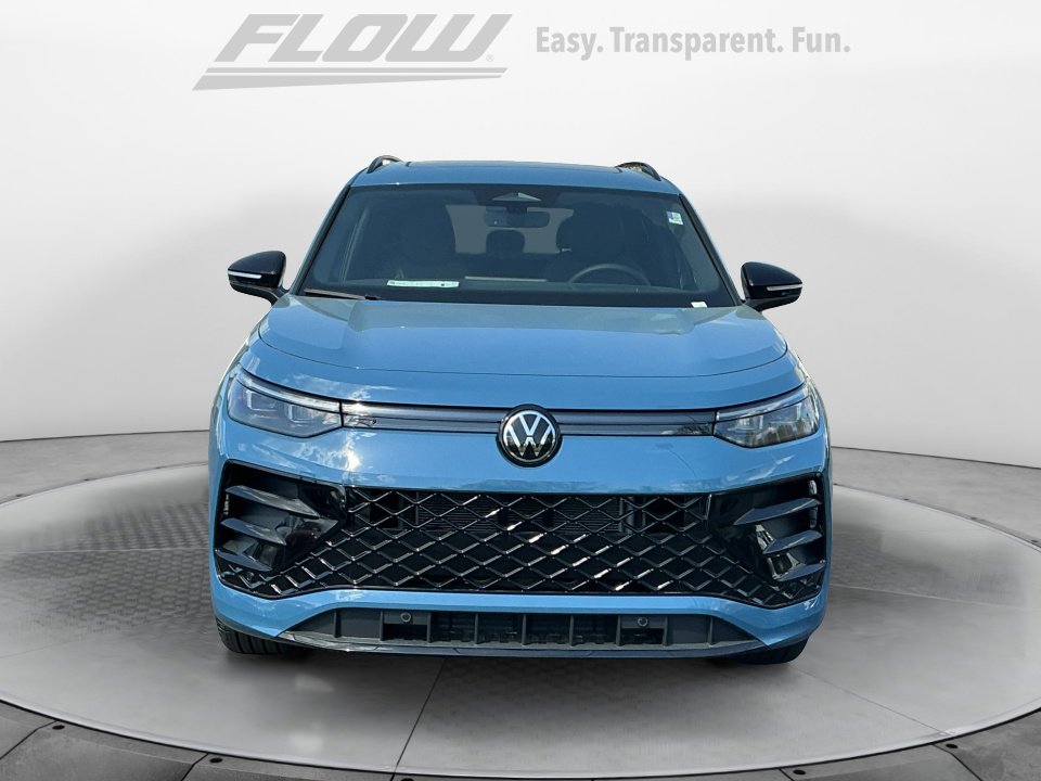 New 2026 Volkswagen Tiguan SE R-Line FWD image 2