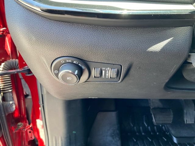 Used 2025 Jeep Compass Trailhawk AWD/4WD image 12