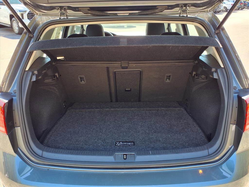 Used 2021 Volkswagen Golf 4-Door image 25