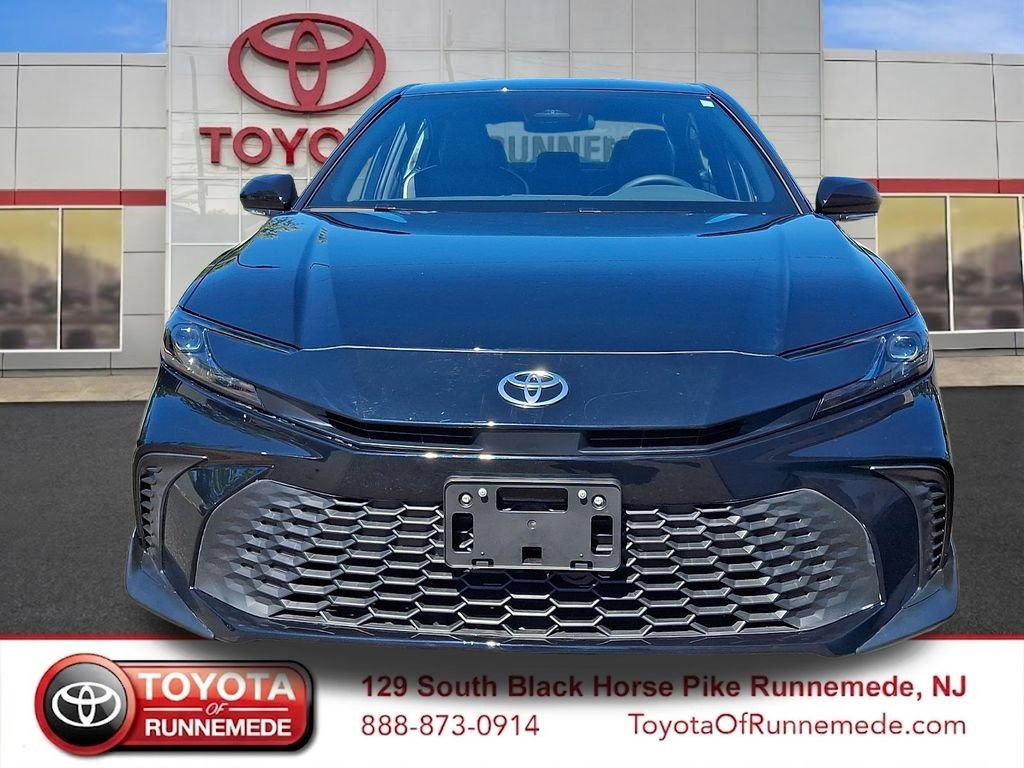 Used 2026 Toyota Camry Hybrid FWD image 2