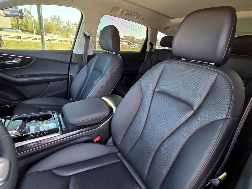 Used 2023 Audi Q7 3.0T Prestige image 23
