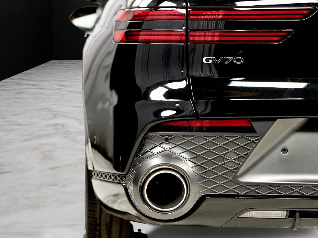 Used 2023 Genesis GV70 2.5T w/ Sport Prestige Package image 14