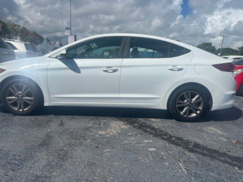 Used 2017 Hyundai Elantra Value Edition image 2