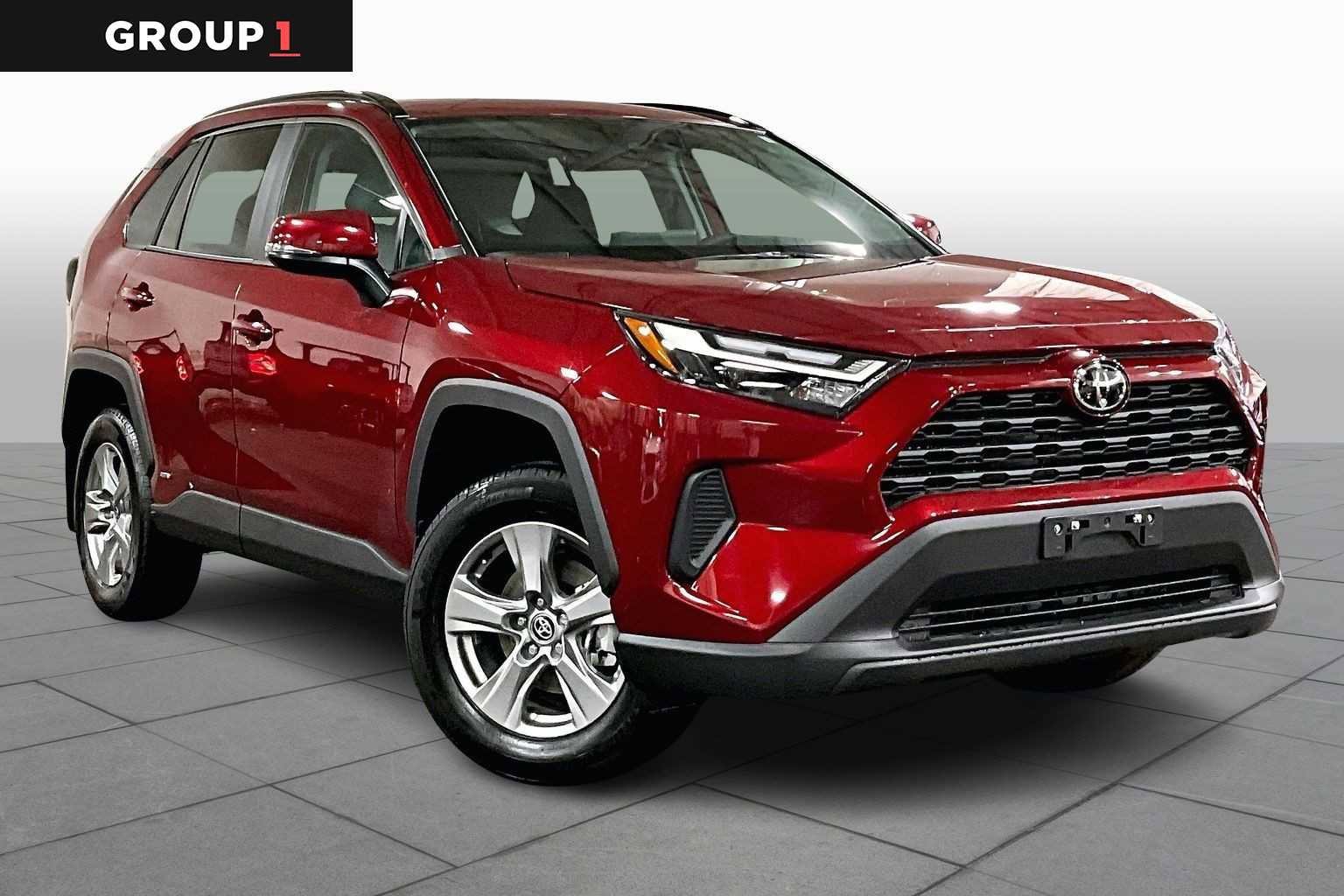 Used 2025 Toyota RAV4 XLE image 2