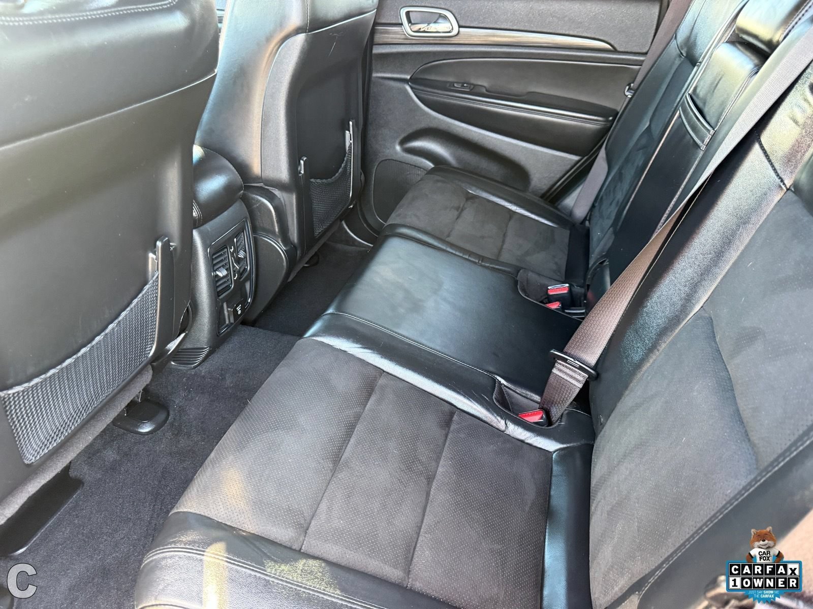 Used 2022 Jeep Grand Cherokee Laredo X AWD/4WD image 25