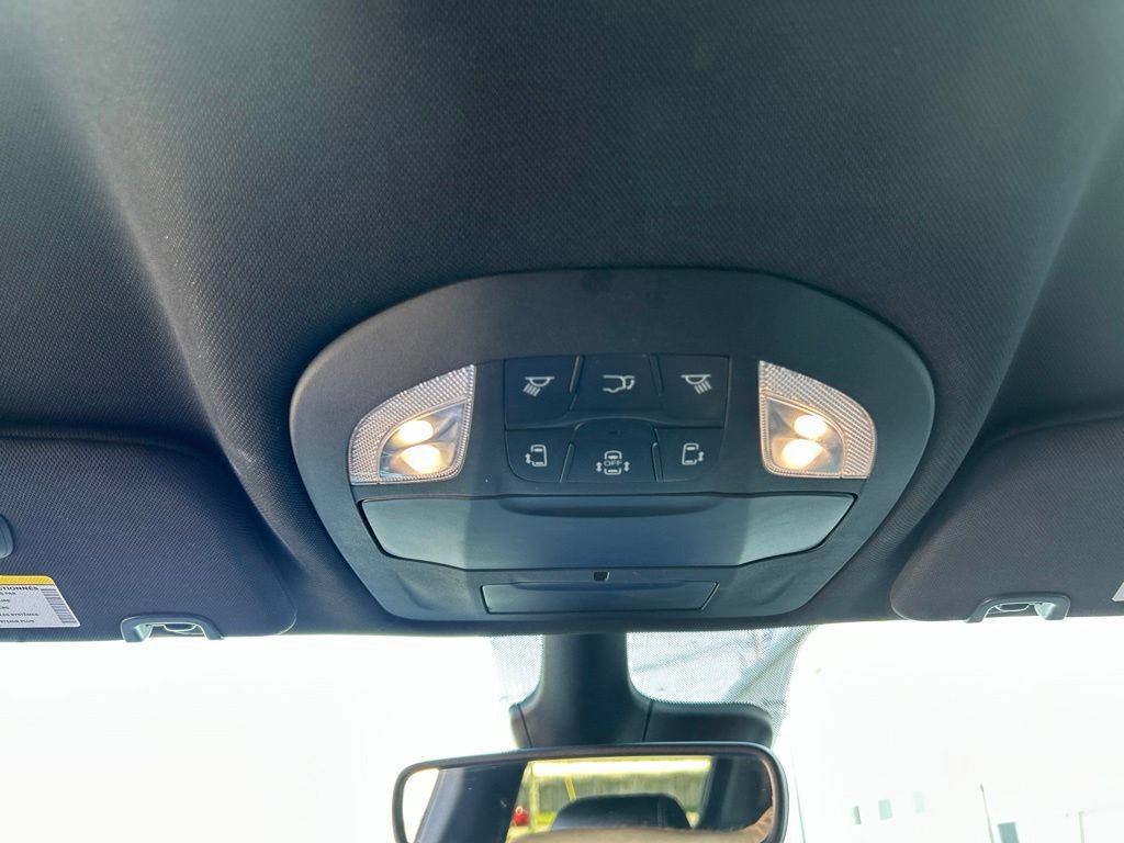 Used 2025 Chrysler Pacifica Select FWD image 31